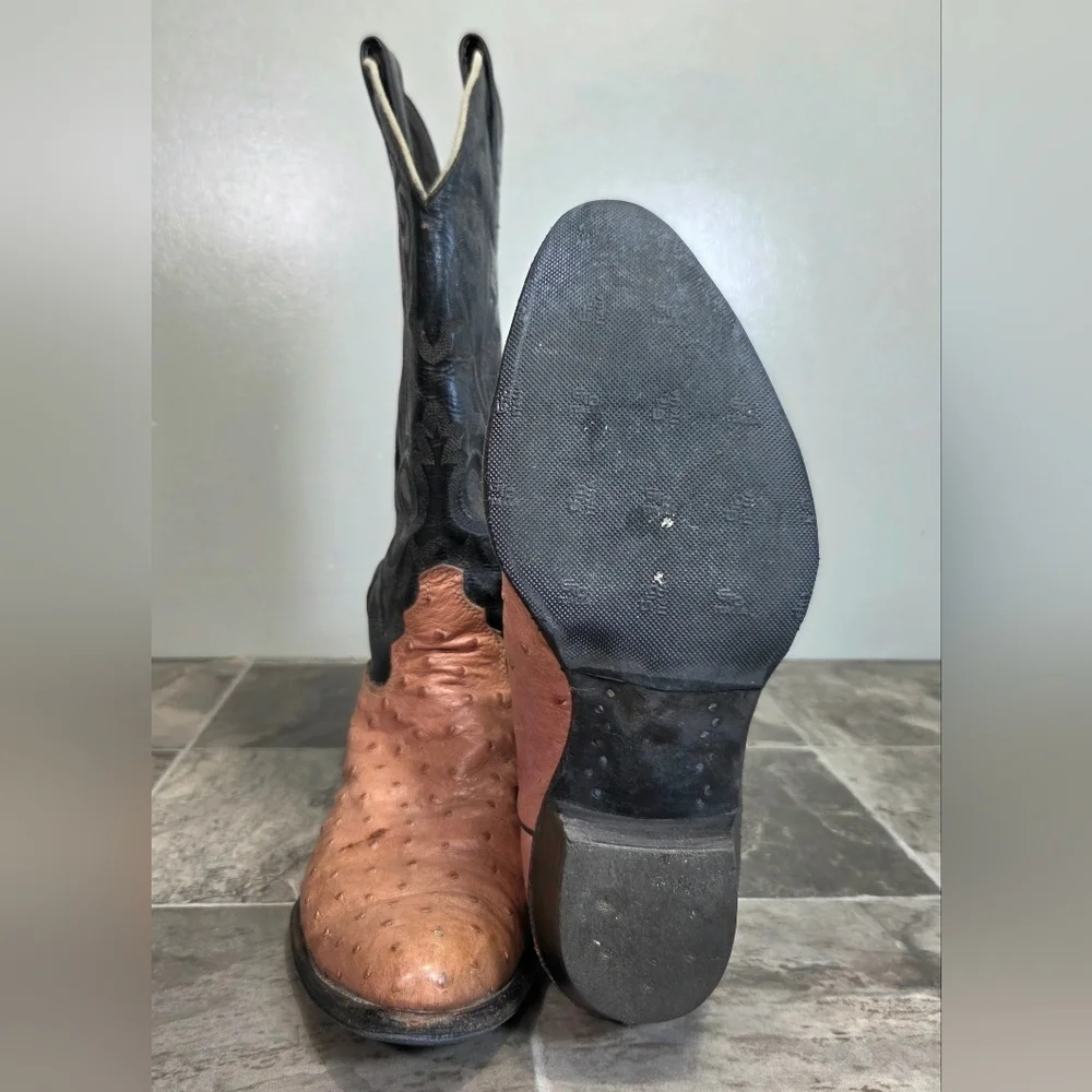 VINTAGE JUSTIN FULL QUILL OSTRICH LEATHER WESTERN BOOTS.